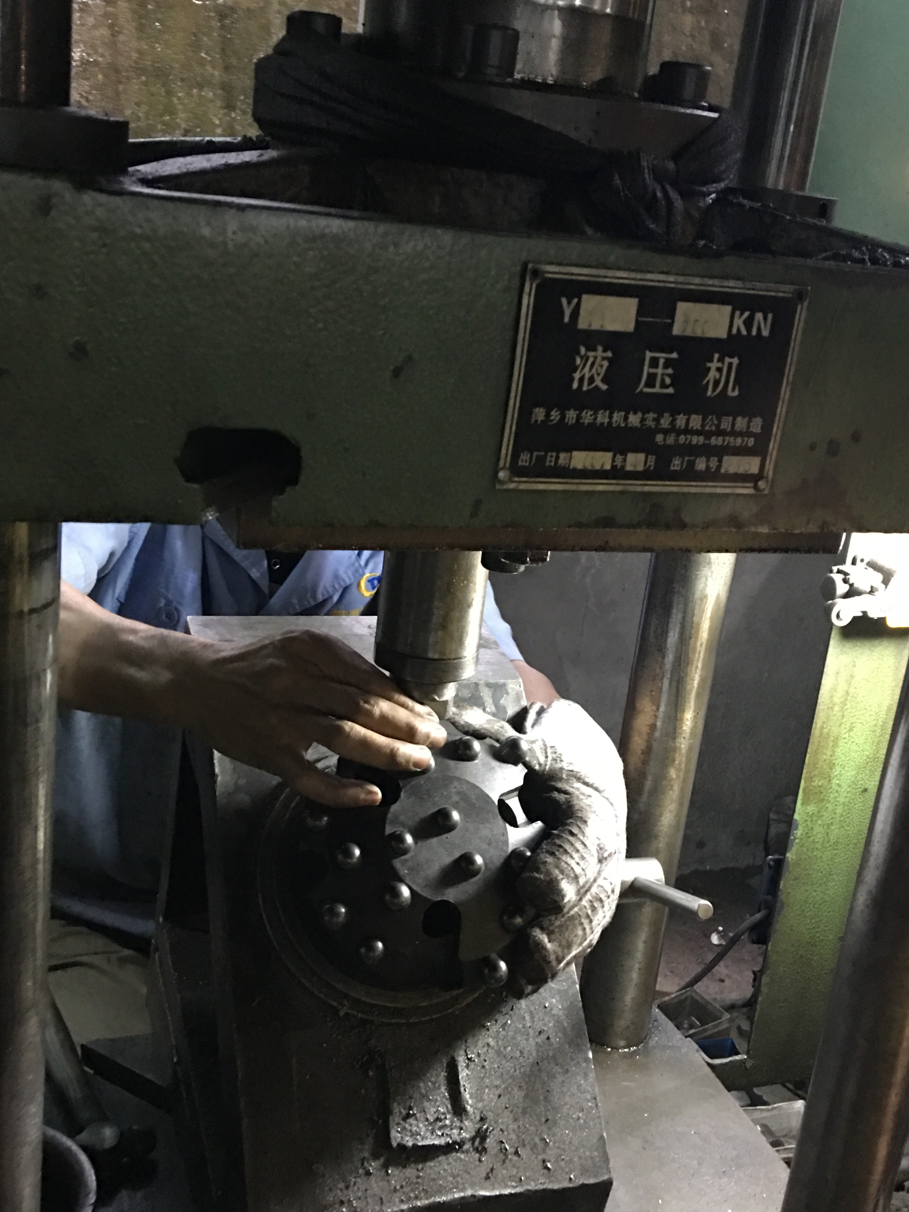 1529984652510262.jpg 米數(shù)多潛孔鉆頭 提供高中低風(fēng)壓潛孔鉆頭 潛孔沖擊器 等優(yōu)質(zhì)采掘鉆具